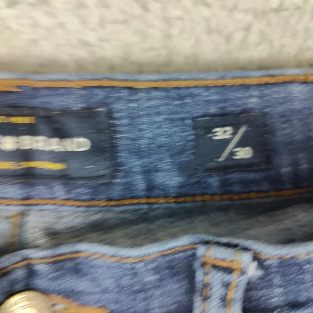 Lucky Brand Jeans 32X30 Blue 221 Strait Denim Distressed Look 5 Pocket Design